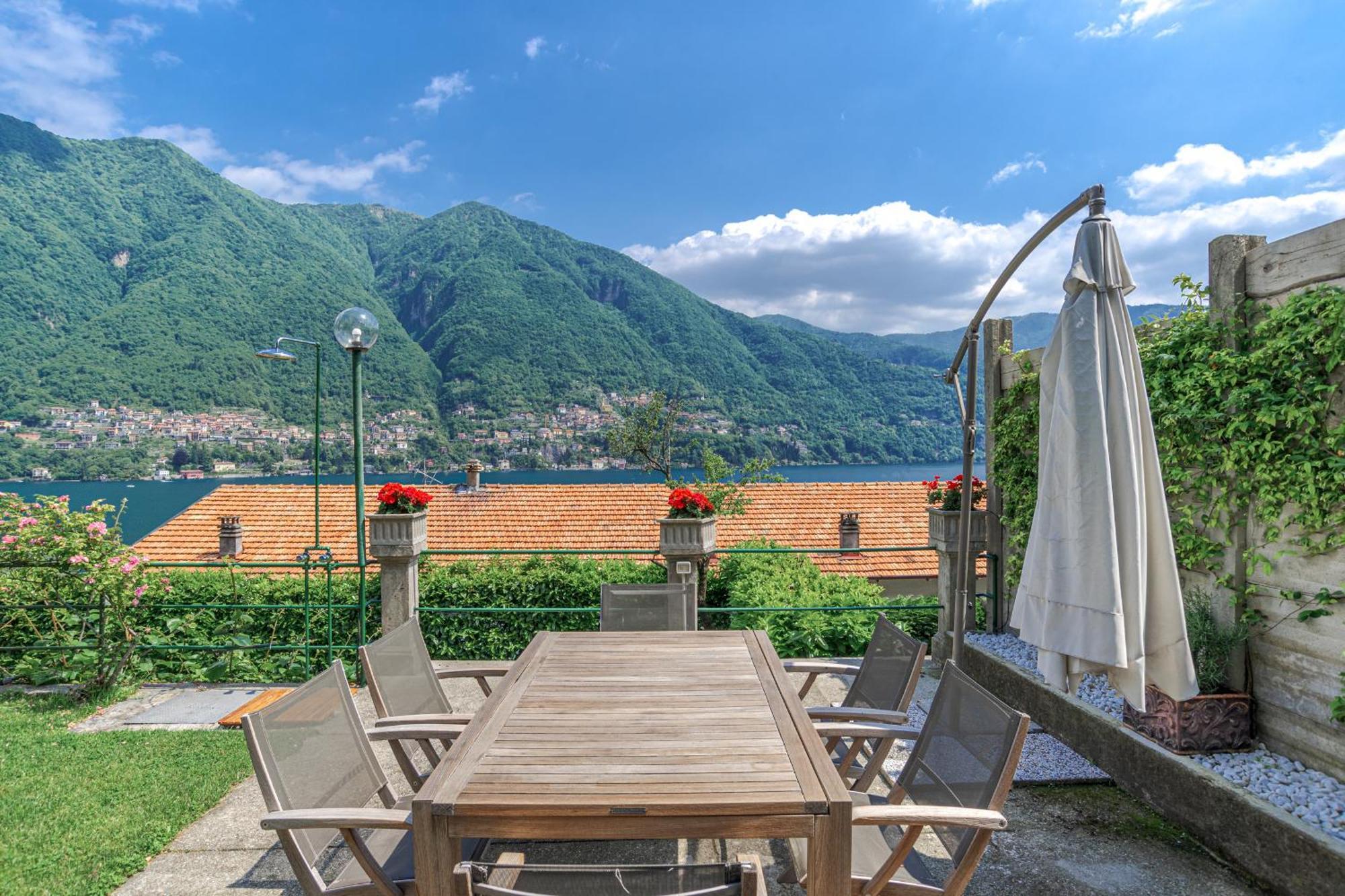 Casa Bambu - Splendida Vista Lago E Posto Auto Laglio Ngoại thất bức ảnh