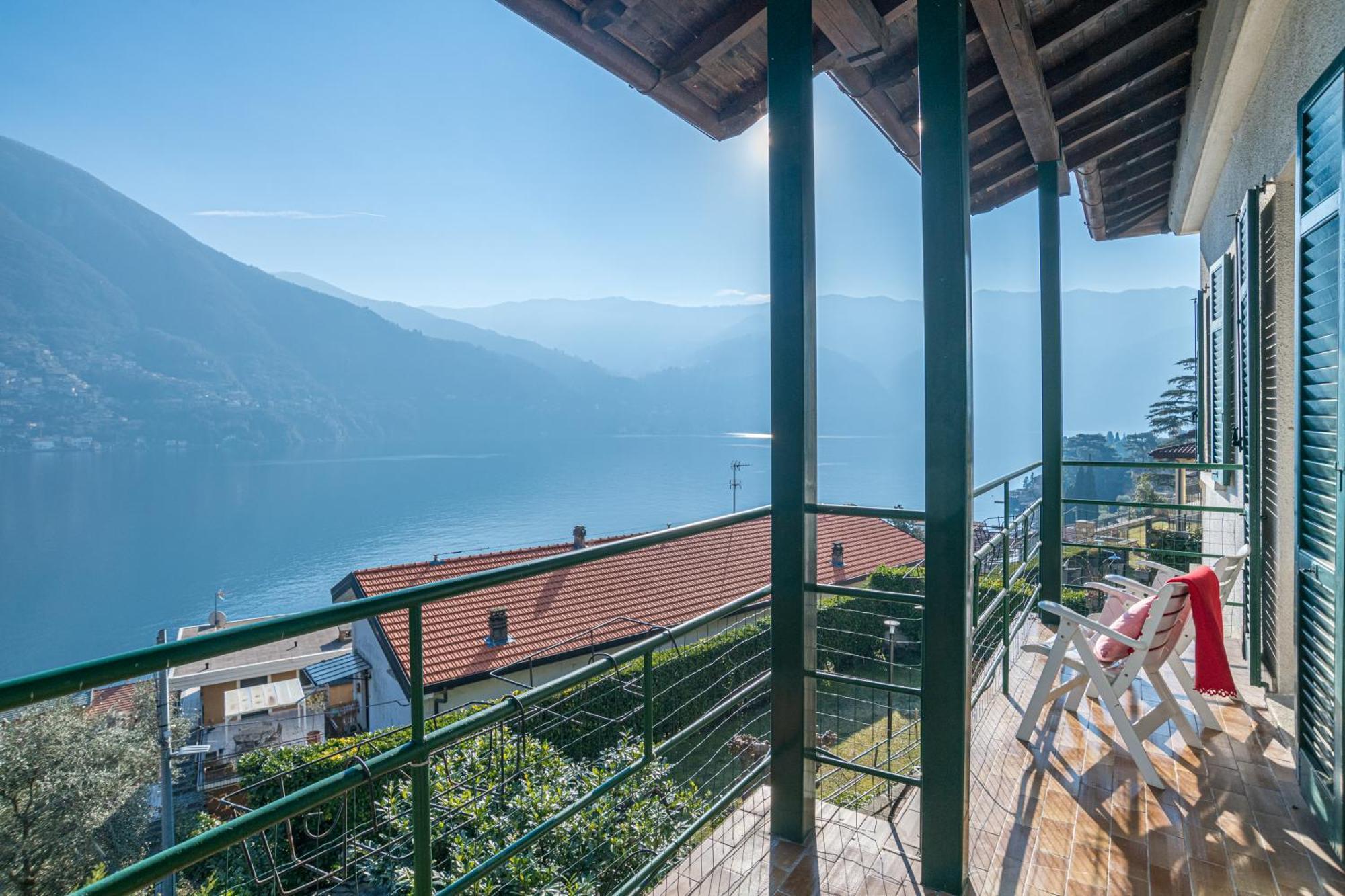 Casa Bambu - Splendida Vista Lago E Posto Auto Laglio Ngoại thất bức ảnh