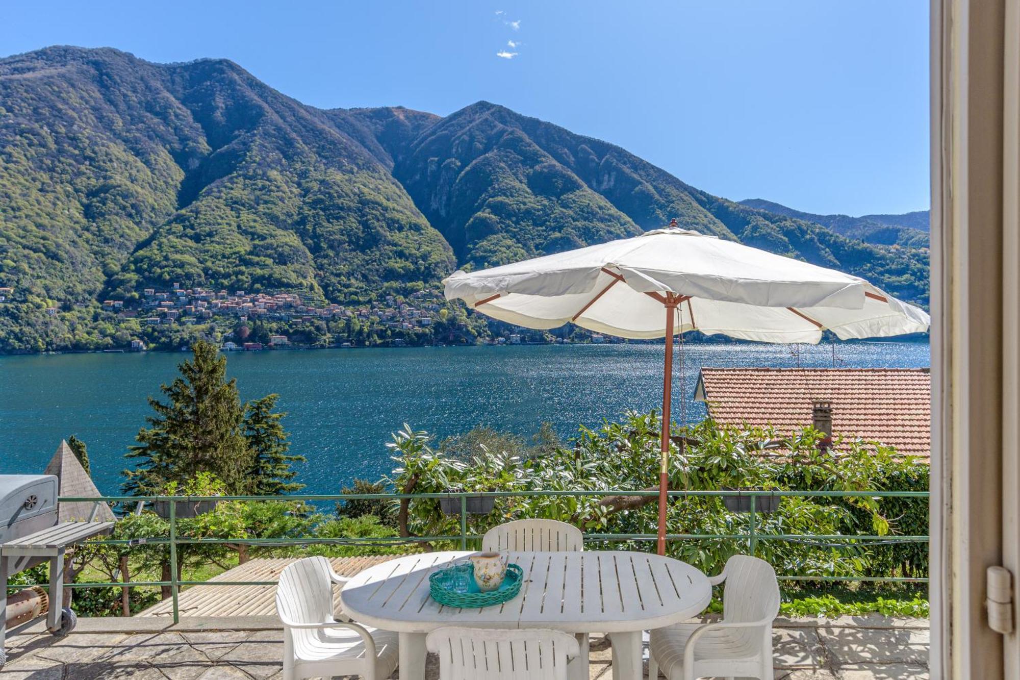Casa Bambu - Splendida Vista Lago E Posto Auto Laglio Ngoại thất bức ảnh
